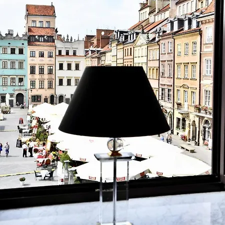 Mondrian Luxury & Market Square Iv ワルシャワ