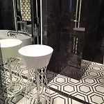 Mondrian Luxury & Market Square Iv شقة فندقية
