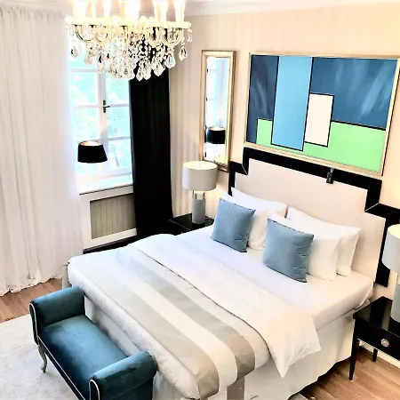 Mondrian Luxury & Market Square Iv 4* Warszawa