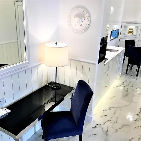 Mondrian Luxury & Market Square Iv Varsó