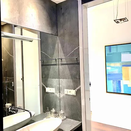 Mondrian Luxury & Market Square Iv
