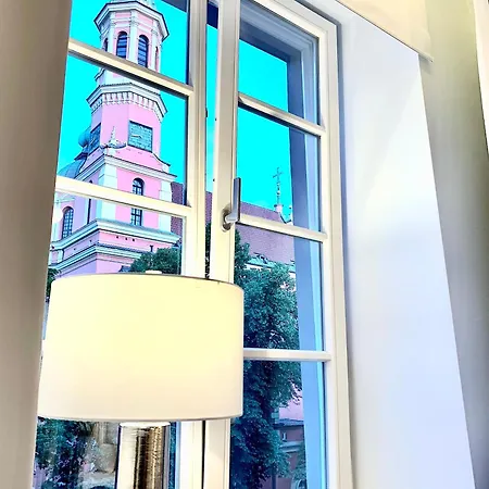 Mondrian Luxury & Market Square Iv Apartmanhotel