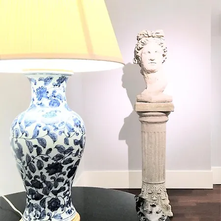 Mondrian Luxury & Market Square Iv Ξενοδοχείο με διαμερίσματα *