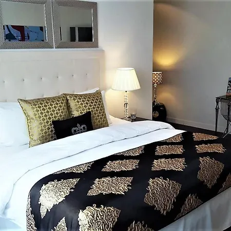 Apartmanhotel Mondrian Luxury & Market Square Iv