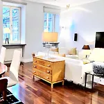 Mondrian Luxury Suites&apartments Market Square Iv