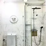 Mondrian Luxury Suites&apartments Market Square Iv Appart hôtel Varsovie