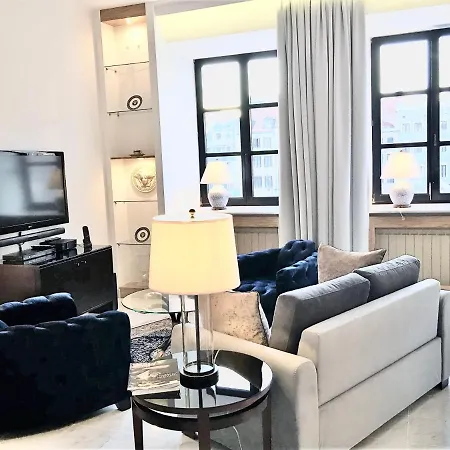 Mondrian Luxury & Market Square Iv