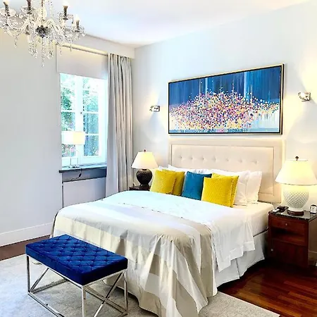 Mondrian Luxury & Market Square Iv 4* Warsaw