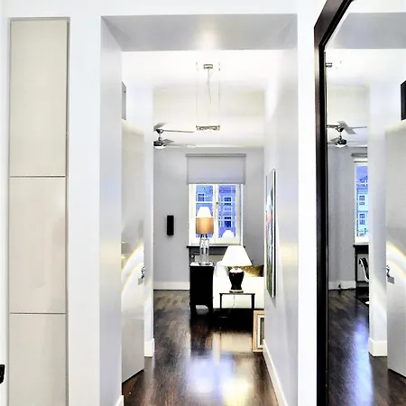 Mondrian Luxury & Market Square Iv