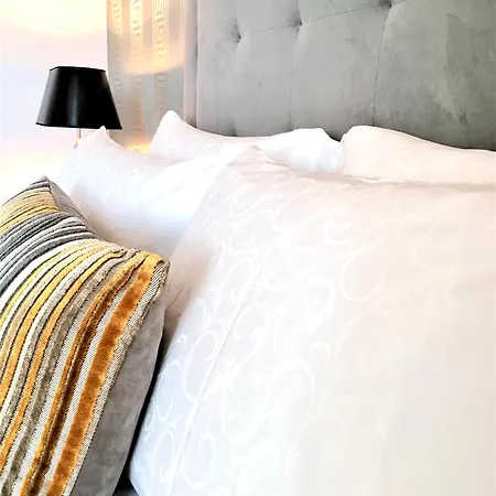 Mondrian Luxury & Market Square Iv * 바르샤바