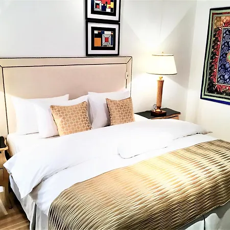 Mondrian Luxury & Market Square Iv * 바르샤바