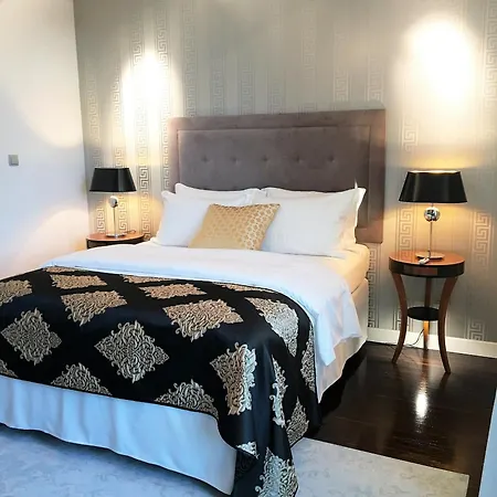Mondrian Luxury & Market Square Iv وارسو