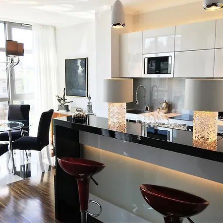 Mondrian Luxury & Market Square Iv