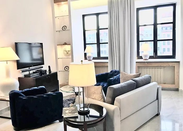 Mondrian Luxury & Market Square Iv