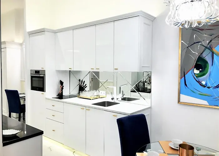 Hotel apartamentowy Mondrian Luxury & Market Square Iv 4*