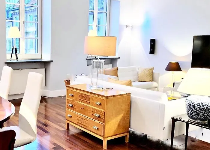 Mondrian Luxury & Market Square Iv