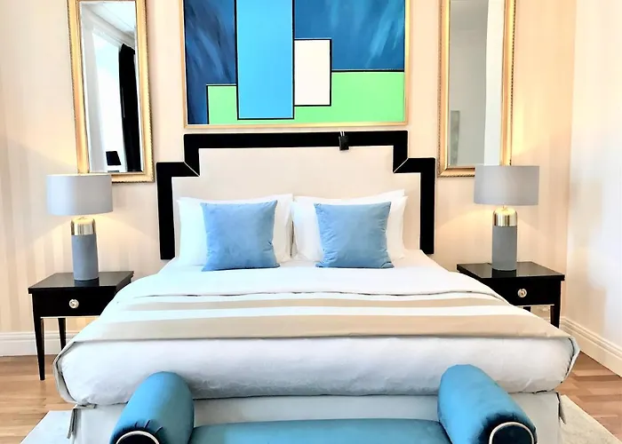 Aparthotel Mondrian Luxury & Market Square Iv