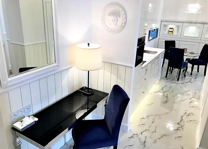 Mondrian Luxury & Market Square Iv Warsaw