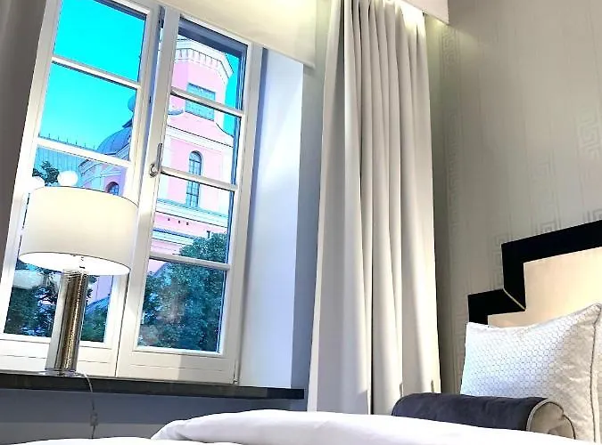 Mondrian Luxury & Market Square Iv Aparthotel 4*