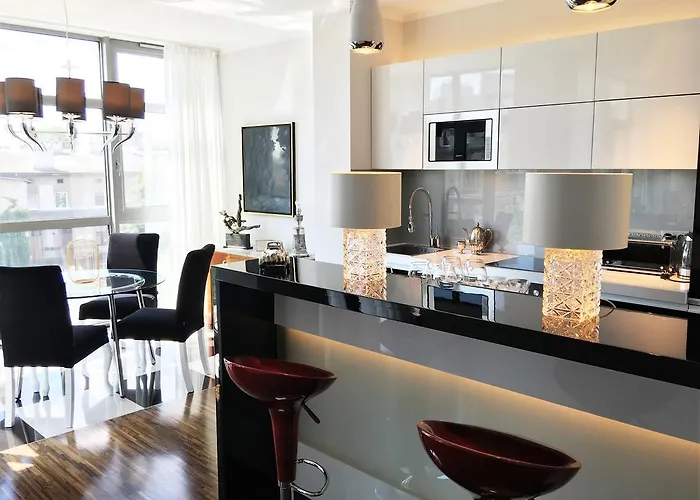 Mondrian Luxury & Market Square Iv