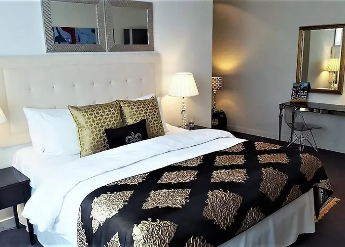 Mondrian Luxury & Market Square Iv 4* Warszawa