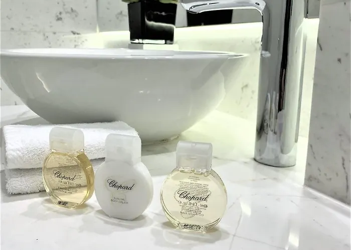 Hotel apartamentowy Mondrian Luxury & Market Square Iv