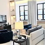 Mondrian Luxury & Market Square Iv