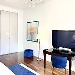 Mondrian Luxury & Market Square Iv 4* Warsaw