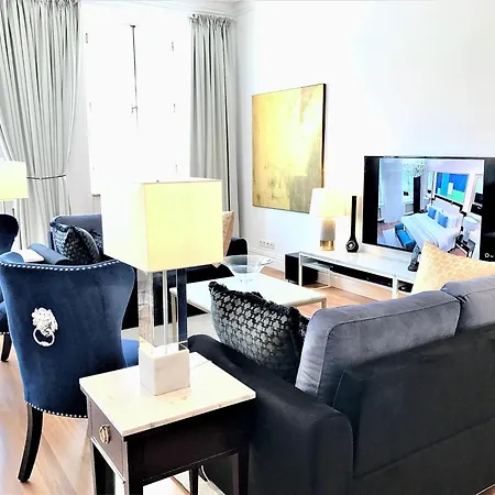 Mondrian Luxury & Market Square Iv Aparthotel