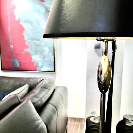 Mondrian Luxury & Market Square Iv Aparthotel Warsaw