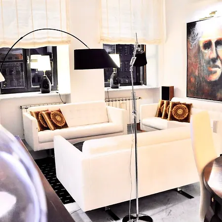 Mondrian Luxury & Market Square Iv