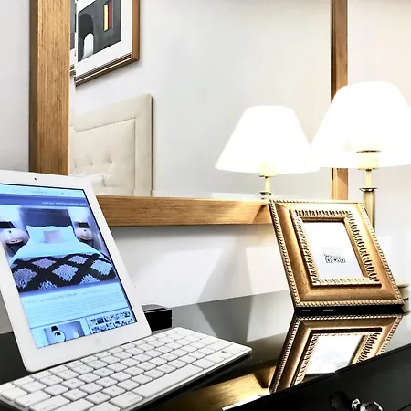 Aparthotel Mondrian Luxury & Market Square Iv