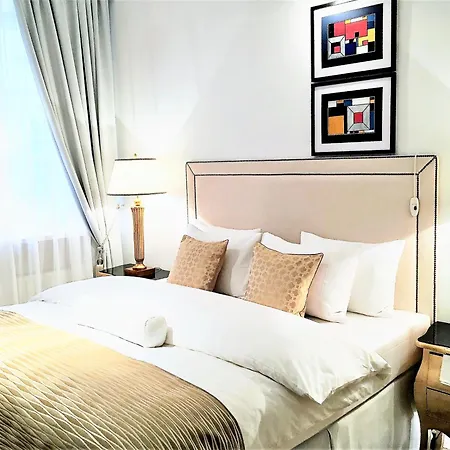 Aparthotel Mondrian Luxury & Market Square Iv Warsaw