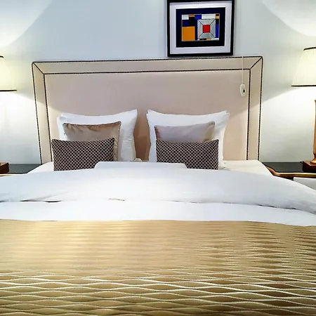 Mondrian Luxury & Market Square Iv Aparthotel