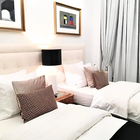 Aparthotel Mondrian Luxury & Market Square Iv