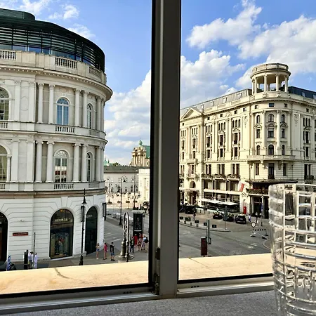 Aparthotel Mondrian Luxury & Market Square Iv Warsaw