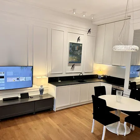 Mondrian Luxury & Market Square Iv Aparthotel *