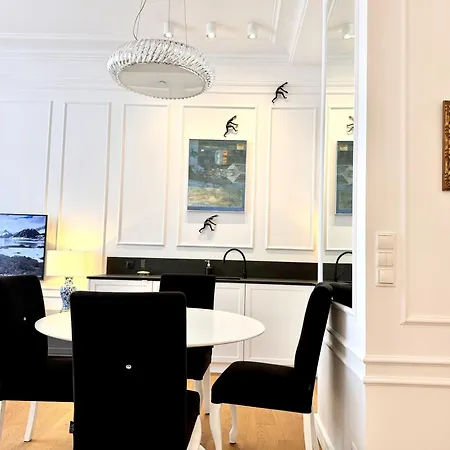 Mondrian Luxury & Market Square Iv Warsaw