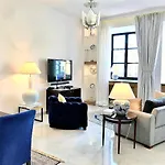 Mondrian Luxury & Market Square Iv Aparthotel 4*