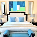 Aparthotel Mondrian Luxury & Market Square Iv
