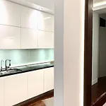 Mondrian Luxury & Market Square Iv Aparthotel 4*