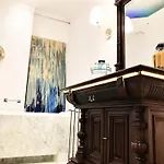 Aparthotel Mondrian Luxury & Market Square Iv