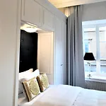 Mondrian Luxury & Market Square Iv